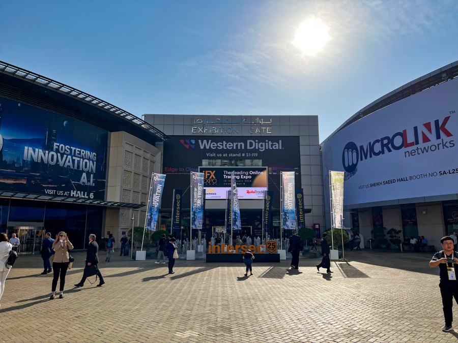 1705561737678611CECE.jpg 136.jpg